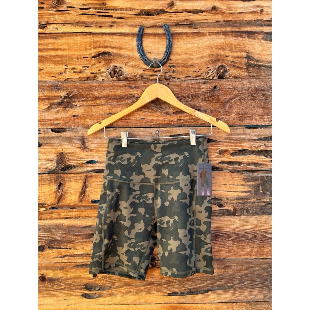 LEGEND | NWT Camo 7” Inseam Bike Shorts M
